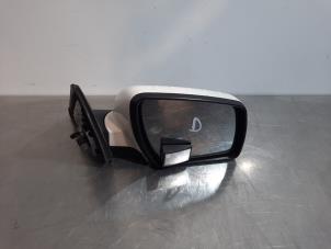 Used Wing mirror, right Kia Soul I (AM) 1.6 CRDi 16V Price € 193,60 Inclusive VAT offered by Autohandel Didier