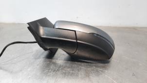 Used Wing mirror, left Volkswagen Polo V (6R) 1.0 12V BlueMotion Technology Price € 127,05 Inclusive VAT offered by Autohandel Didier