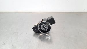 Used AIH headlight switch Mercedes CLA (117.3) 2.2 CLA-200 CDI, 200 d 16V Price € 36,30 Inclusive VAT offered by Autohandel Didier