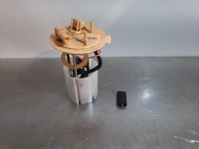 Electric fuel pump from a Fiat Tipo (356H/357H) 1.3 D Multijet II 16V 2018