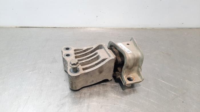 Used Engine mount Fiat Ducato (250) 2.0 D 115 Multijet Price € 36,30 Inclusive VAT offered by Autohandel Didier
