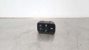 Used Switch (miscellaneous) Hyundai i10 1.0 12V Price on request offered by Autohandel Didier