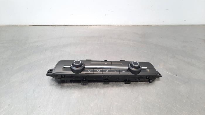 Air conditioning control panel from a Opel Combo Cargo 1.2 110 2020