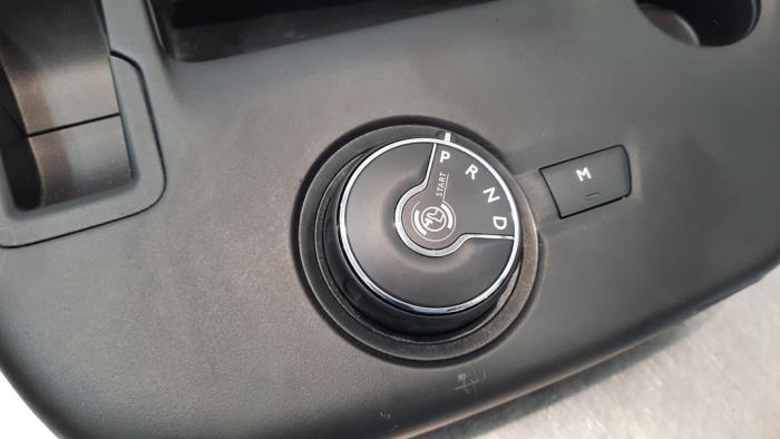 Position switch automatic gearbox from a Opel Combo Cargo 1.2 110 2020