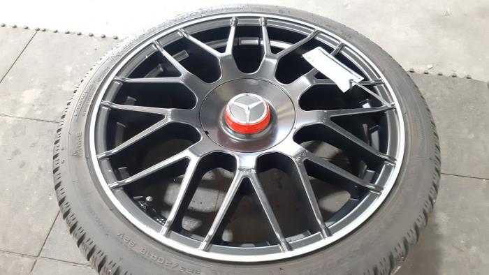 Wheel + winter tyre from a Mercedes-Benz CLA (118.3) 2.0 AMG CLA-35 Turbo 16V 2019