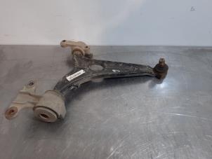 Used Front wishbone, right Peugeot Expert (G9) 2.0 HDiF 16V 130 Price € 66,55 Inclusive VAT offered by Autohandel Didier