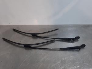 Used Front wiper arm Skoda Roomster (5J) 1.2 TSI Price € 30,25 Inclusive VAT offered by Autohandel Didier