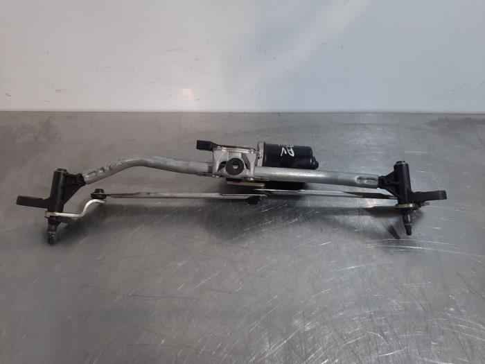 Front wiper motor from a Skoda Roomster (5J) 1.2 TSI 2015