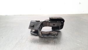 Engine mount from a Toyota ProAce 2.0 D-4D 150 16V 2019