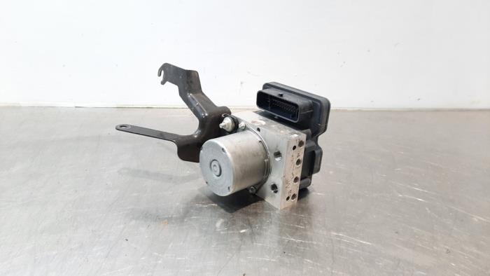 Begagnade ABS-pump Mazda CX-3 (DJ/DK) 2.0 SkyActiv-G 120 Pris € 199,65 Inklusive moms erbjuds av Autohandel Didier