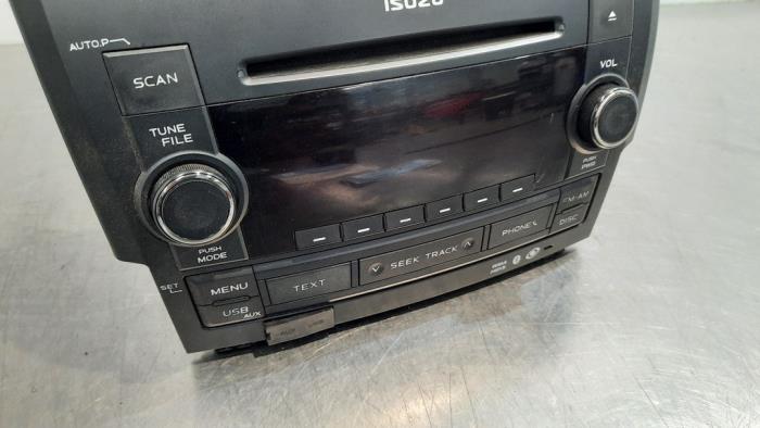 Radio z Isuzu D-Max (TFR/TFS) 2.5 D Twin Turbo 4x4 2015