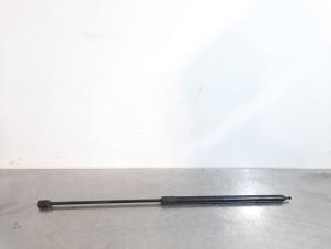Used Bonnet gas strut, right Renault Megane III Grandtour (KZ) 1.9 dCi Price € 24,20 Inclusive VAT offered by Autohandel Didier