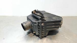 Używane Obudowa filtra powietrza Landrover Range Rover Evoque (LVJ/LVS) 2.0 D 150 16V Cena € 127,05 Z VAT oferowane przez Autohandel Didier