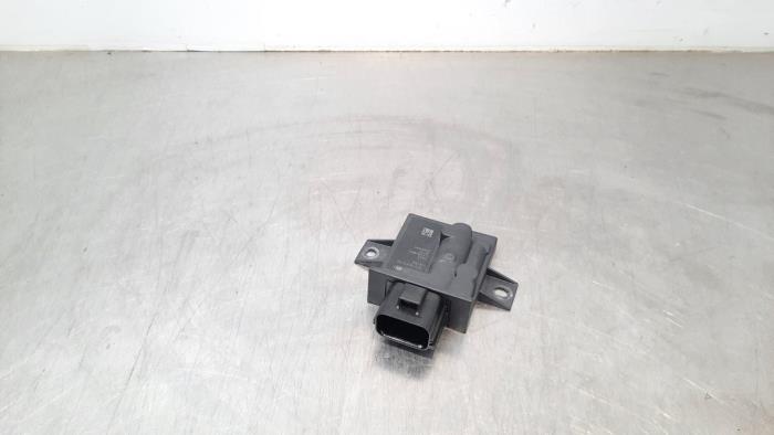 Usagé Module pompe carburant Jaguar F-Pace 2.0 D 180 16V Prix € 24,20 Prix TTC proposé par Autohandel Didier