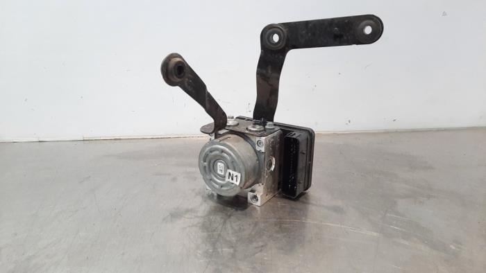 Used ABS pump Ford Fiesta 7 1.0 EcoBoost 12V Price € 266,20 Inclusive VAT offered by Autohandel Didier