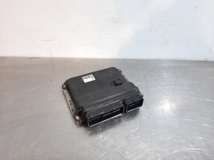 Used Engine management computer Toyota RAV4 (A3) 2.2 D-4D-F 16V 4x4 Price € 332,75 Inclusive VAT offered by Autohandel Didier