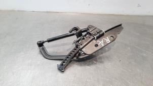 Used Bonnet Hinge BMW X3 (G01) xDrive 20d 2.0 TwinPower Turbo 16V Price € 42,35 Inclusive VAT offered by Autohandel Didier
