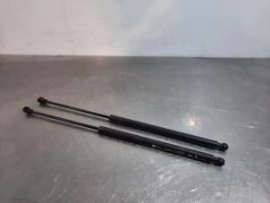 Used Set of gas struts for boot Mitsubishi Space Star (A0) Price € 42,35 Inclusive VAT offered by Autohandel Didier