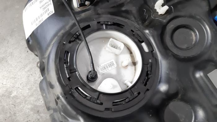 Bomba eléctrica de combustible de un Volvo XC90 II 2.0 T8 16V Twin Engine AWD 2017