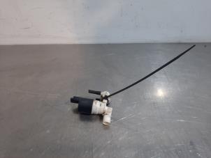 Used Windscreen washer pump Peugeot Partner Tepee (7A/B/C/D/E/F/G/J/P/S) 1.6 HDI 92 Price € 24,20 Inclusive VAT offered by Autohandel Didier