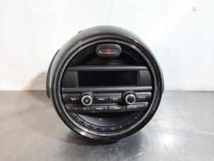 Usados Radio Mini Mini (F55) 1.5 12V Cooper D Precio € 254,10 IVA incluido ofrecido por Autohandel Didier