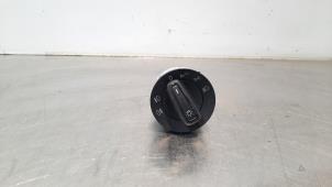 Used AIH headlight switch Skoda Octavia Combi (5EAC) 2.0 TDI RS 16V Price € 42,35 Inclusive VAT offered by Autohandel Didier
