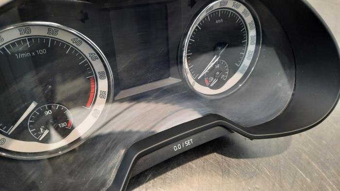 Odometer KM from a Skoda Octavia Combi (5EAC) 2.0 TDI RS 16V 2018