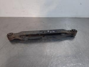 Used Rear lower wishbone, left Nissan Qashqai (J10) 1.6 16V Price on request offered by Autohandel Didier