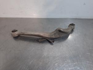 Used Rear upper wishbone, right Nissan Qashqai (J10) 1.6 16V Price on request offered by Autohandel Didier