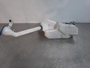 Usagé Réservoir lave-glace avant Nissan Qashqai (J10) 1.6 16V Prix sur demande proposé par Autohandel Didier
