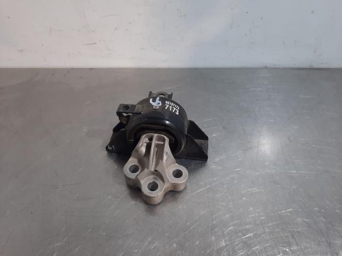 Usagé Support moteur Opel Mokka/Mokka X 1.4 Turbo 16V 4x2 Prix € 24,20 Prix TTC proposé par Autohandel Didier