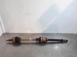Used Front drive shaft, right Renault Scénic II (JM) 1.9 dCi 130 Price € 66,55 Inclusive VAT offered by Autohandel Didier