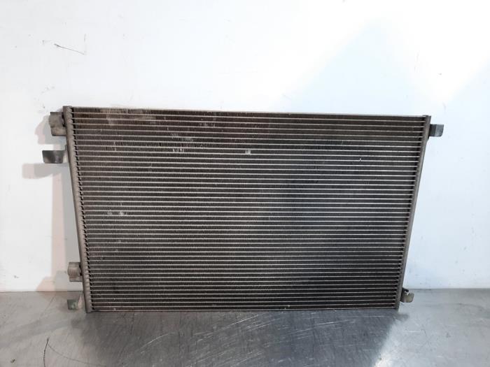 Air conditioning condenser from a Renault Scénic II (JM) 1.9 dCi 130 2007
