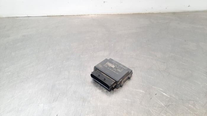 Usagé Module pompe carburant Audi Q8 (4MN) 3.0 V6 24V 50 TDI Mild Hybrid Quattro Prix € 60,50 Prix TTC proposé par Autohandel Didier