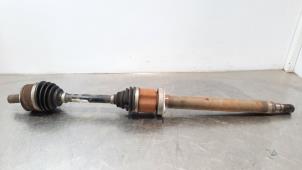 Used Front drive shaft, right Volvo V60 II (ZW) 2.0 D4 16V Price € 193,60 Inclusive VAT offered by Autohandel Didier