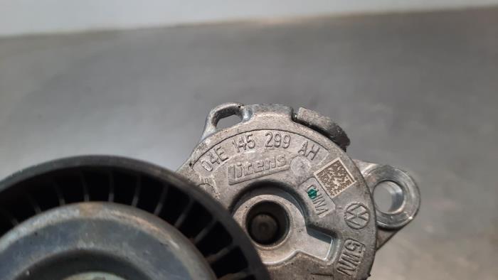Usados Rodillo tensor correa múltiple Skoda Kamiq 1.0 TSI 12V Precio € 18,15 IVA incluido ofrecido por Autohandel Didier