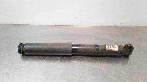 Used Rear shock absorber, left Peugeot 5008 II (M4/MC/MJ/MR) 1.2 12V e-THP PureTech 130 Price € 36,30 Inclusive VAT offered by Autohandel Didier