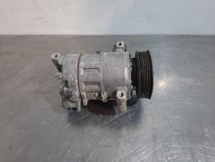Used Air conditioning pump Jeep Renegade (BU) 1.6 Multijet 16V Price € 193,60 Inclusive VAT offered by Autohandel Didier
