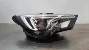 Used Headlight, right Opel Crossland/Crossland X 1.2 Turbo 12V Price € 193,60 Inclusive VAT offered by Autohandel Didier