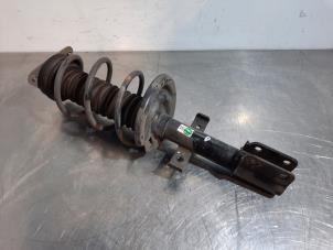 Used Front shock absorber, right Renault Clio IV Estate/Grandtour (7R) 0.9 Energy TCE 90 12V Price € 96,80 Inclusive VAT offered by Autohandel Didier