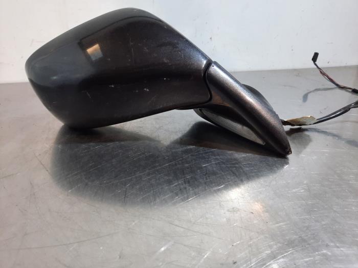 Wing mirror, right from a Peugeot 807 2.0 HDi 16V 2004