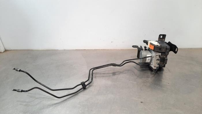 Begagnade ABS-pump Peugeot 3008 II (M4/MC/MJ/MR) 1.6 16V PureTech 180 Pris € 163,35 Inklusive moms erbjuds av Autohandel Didier