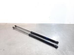 Used Set of tailgate gas struts Nissan Qashqai (J11) Price € 42,35 Inclusive VAT offered by Autohandel Didier