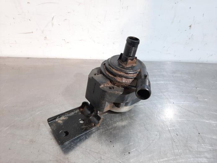 Additional water pump from a Nissan Qashqai (J11)  2019