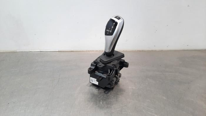 Gear stick from a BMW 3 serie Touring (F31) 318d 2.0 16V 2019