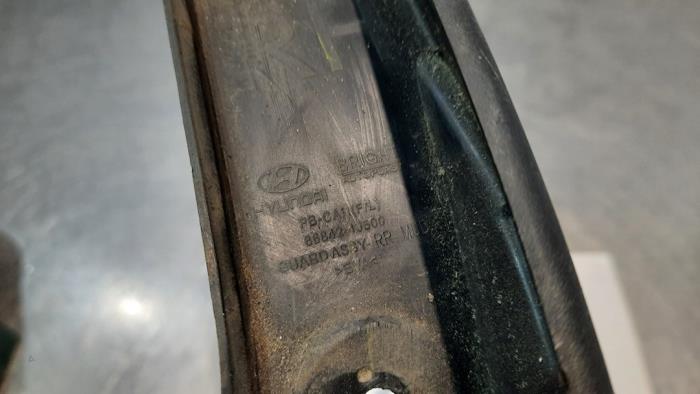 Mud-flap from a Hyundai i20 1.2i 16V 2014