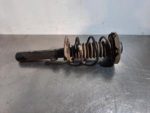 Used Fronts shock absorber, left BMW X1 (F48) sDrive 16d 1.5 12V TwinPower Price € 127,05 Inclusive VAT offered by Autohandel Didier