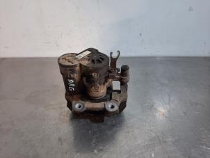 Used Rear brake calliper, left BMW X1 (F48) sDrive 16d 1.5 12V TwinPower Price € 66,55 Inclusive VAT offered by Autohandel Didier