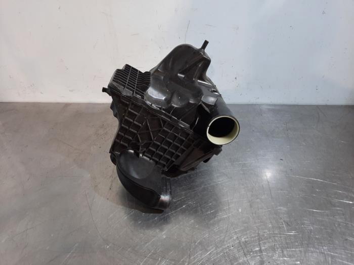 Begagnade Luftfilterhus Renault Megane IV (RFBB) 1.2 Energy TCE 130 Pris € 48,40 Inklusive moms erbjuds av Autohandel Didier