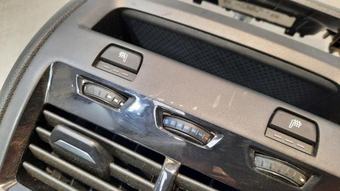 Begagnade Luftraster bak BMW X5 (G05) xDrive 45 e iPerformance 3.0 24V Pris € 96,80 Inklusive moms erbjuds av Autohandel Didier
